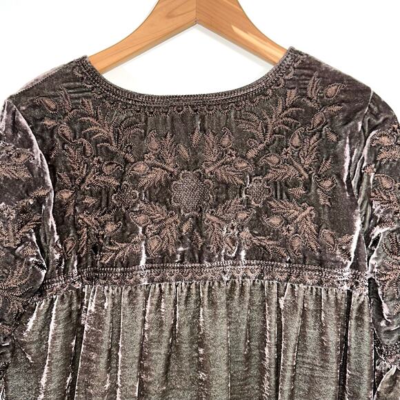 NWT Ivy Jane Embroidered Crushed Velvet Bell Sleeve Babydoll Top Size Small - Picture 6 of 10